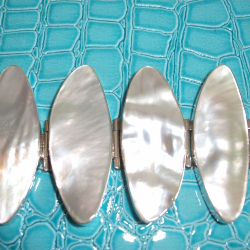 MOTHER OF PEARL CUSTOM MADE BIWA PEARL STERLING SILVER BRACELET NEW - Picture 2 of 10
